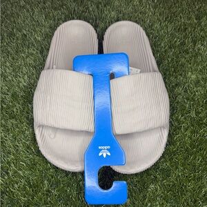 Adidas Adilette 22 Slide Sandals - Light Brown/Grey